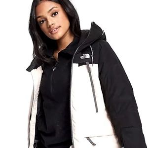 The North Face Jackets and Coats - Black/White Sm